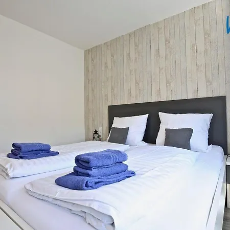Haus Nautica - 415 Apartment